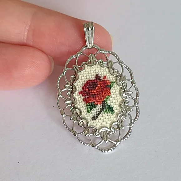 Vintage Silver Filigree Embroidered Rose Flower Petit Point Cross stitch Pendant - Picture 3 of 8